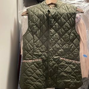 Barbour women size 6 vest.